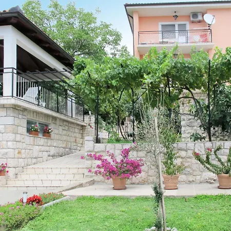 Apartamento Vukelic-1 By Interhome